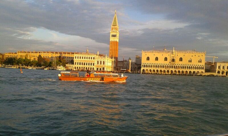 book group boat transfers and tours with Venice Guide and Boat