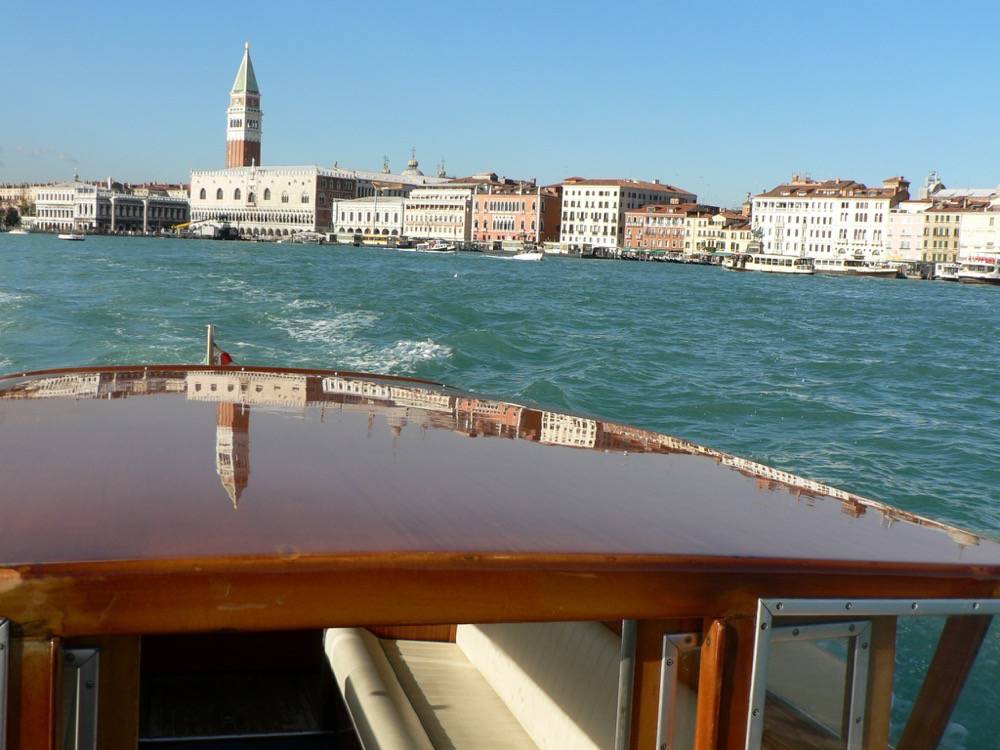 Venice with less walking and Unmissable Venice private guided boat tours to discover the Venetian Lagoon