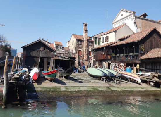 Venice Craft Heritage tour to see Venice gondola dockyard