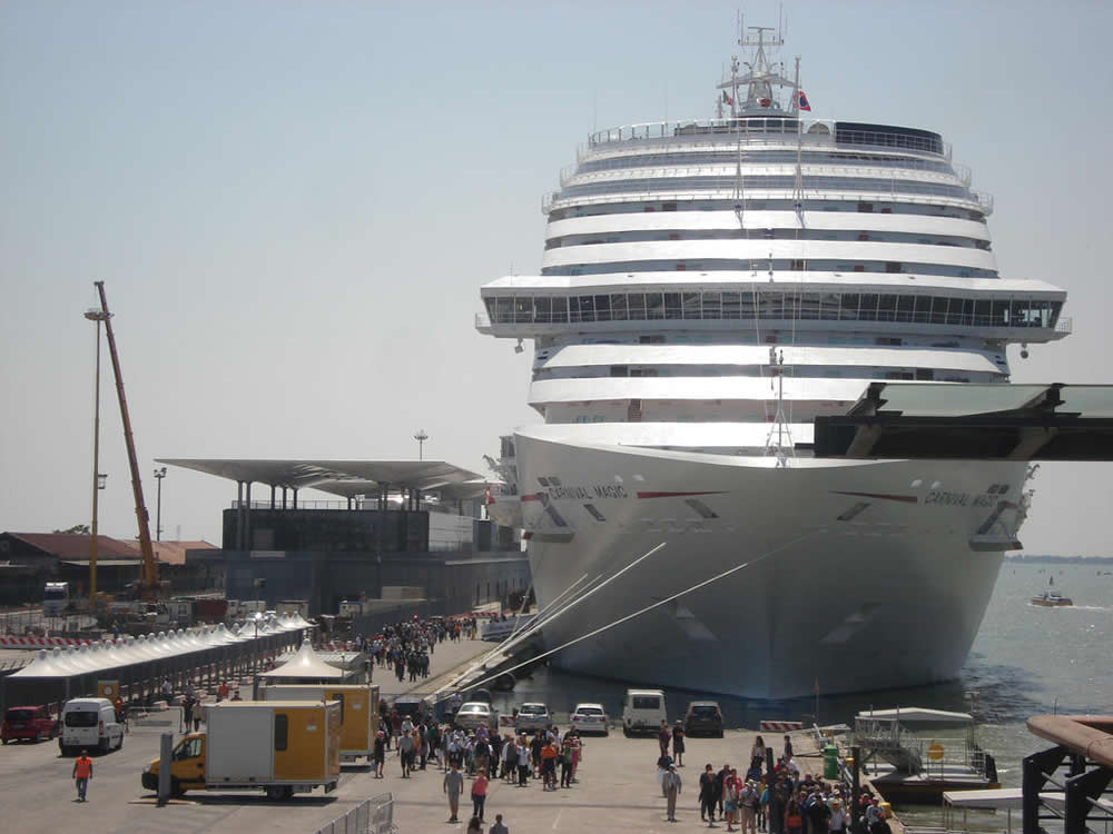 venice cruise ship port to airport